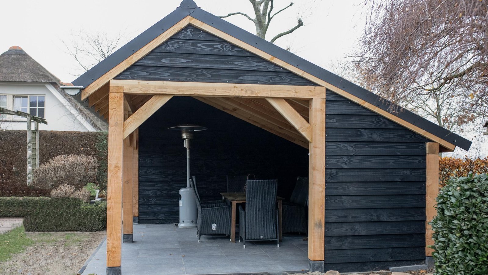 Douglas Drentse kapschuur met schuur 700x300cm Oranjedorp | Outdoor Gigant